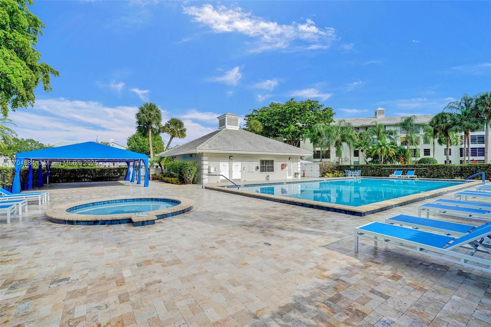 CONDO 15 OF WHITEHALL CON - Residential