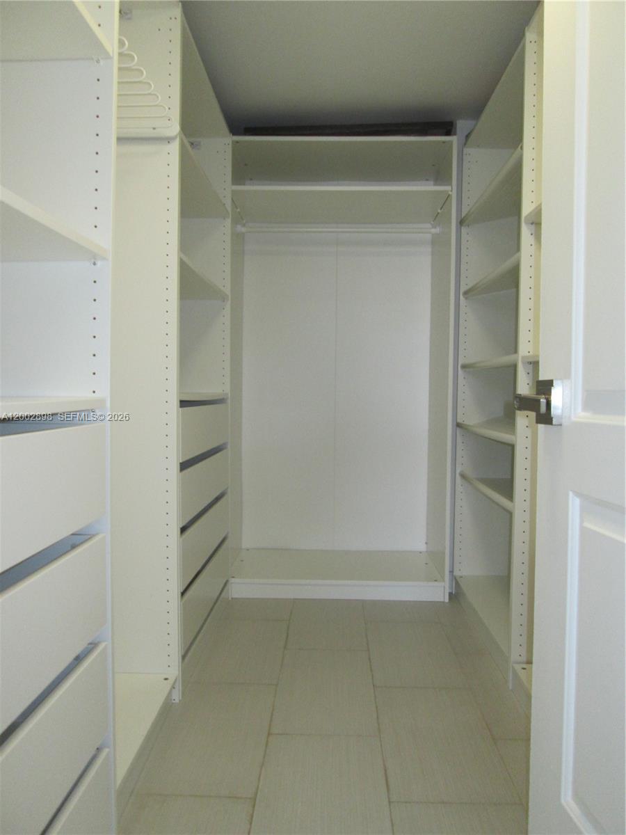 WINSTON TOWERS 200 CONDO - Residential Lease