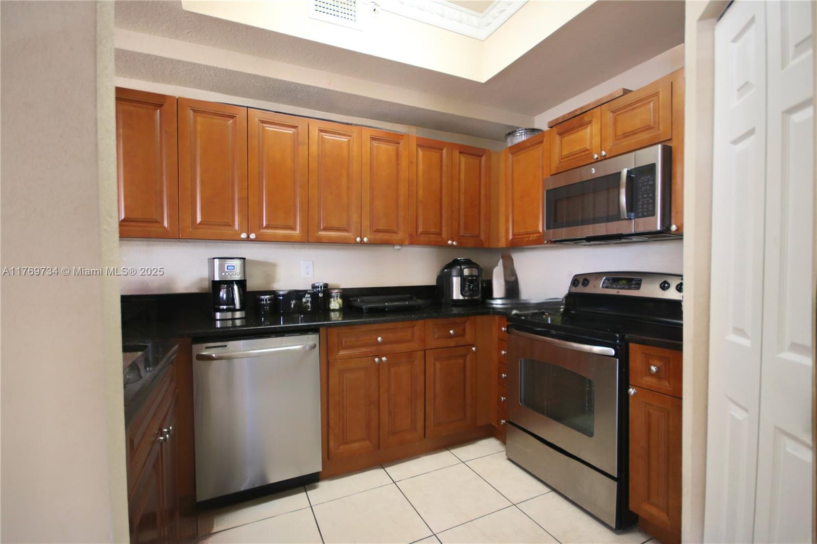 ST MORITZ AT DORAL CONDO - Residential Lease