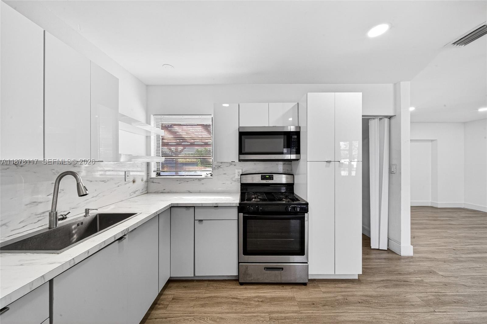 SCOTT LAKE MANOR SEC 6 - Residential