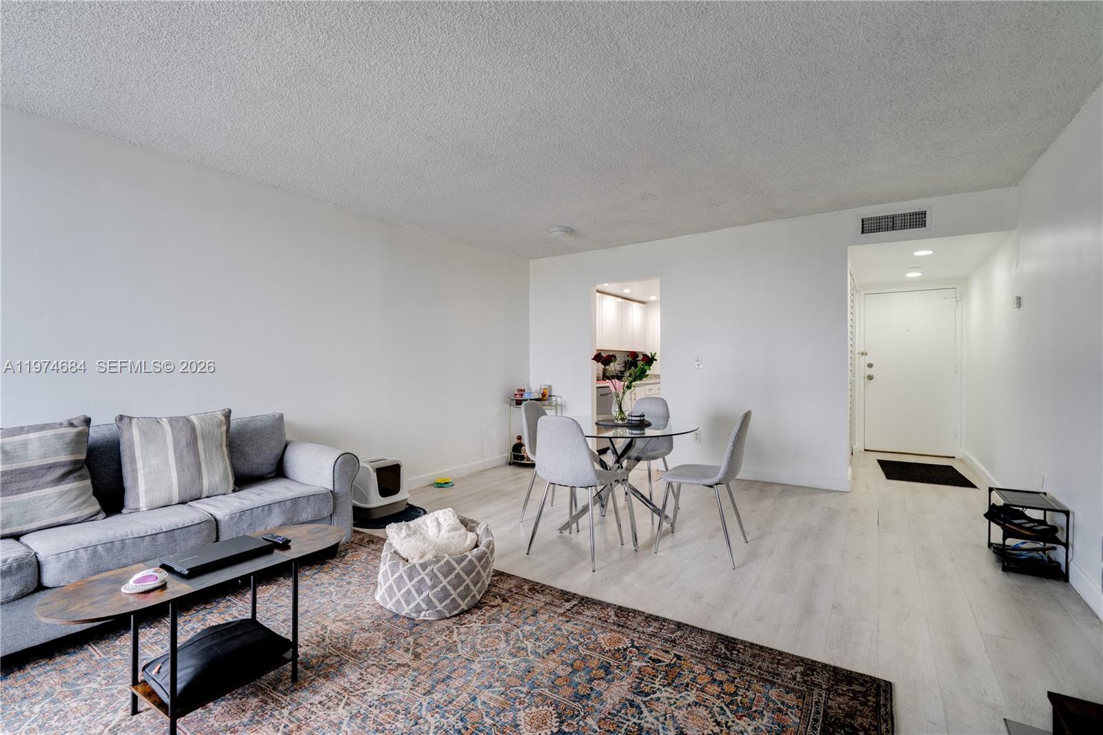 VECINO DEL MAR CONDO - Residential