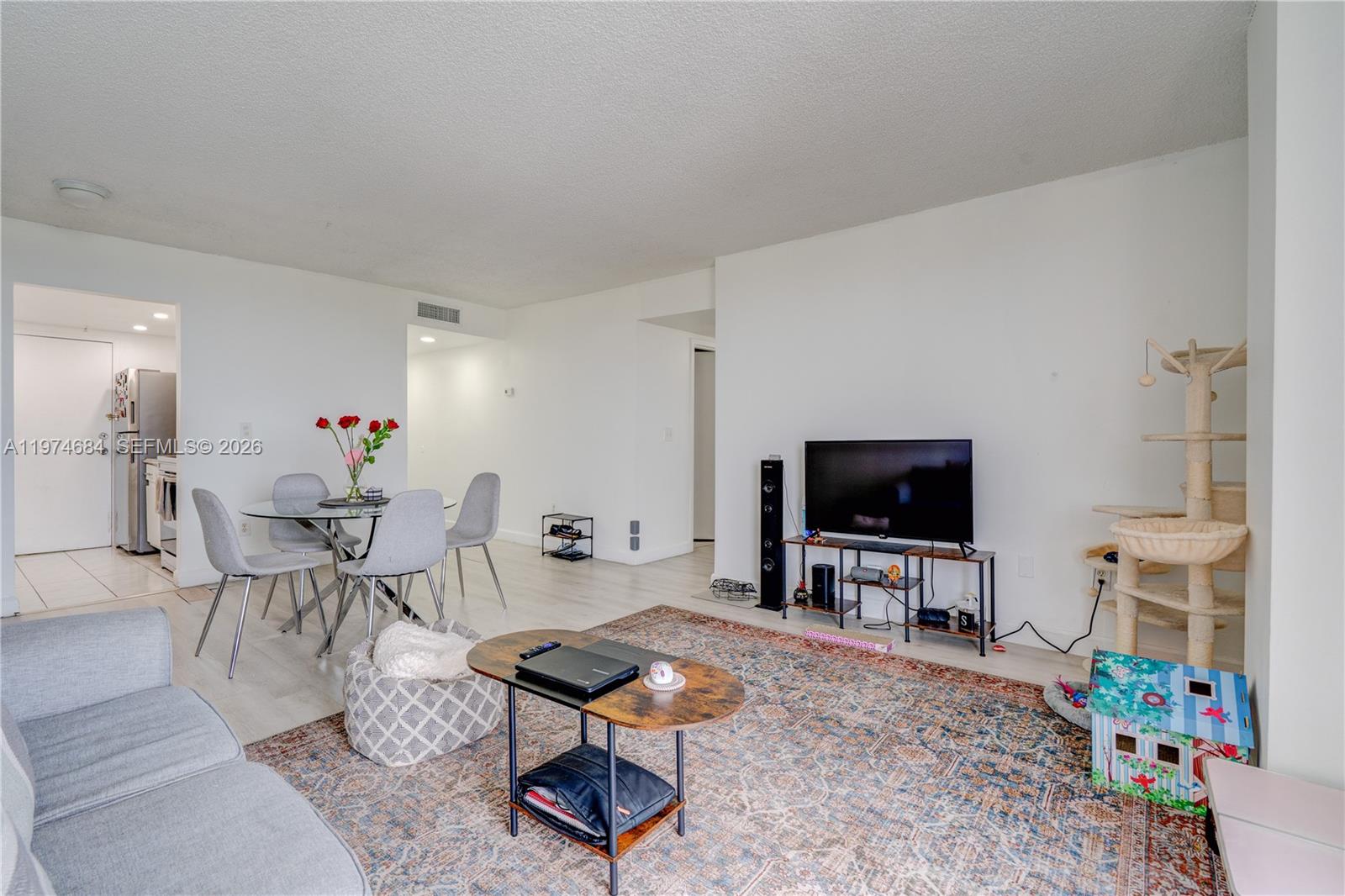 VECINO DEL MAR CONDO - Residential