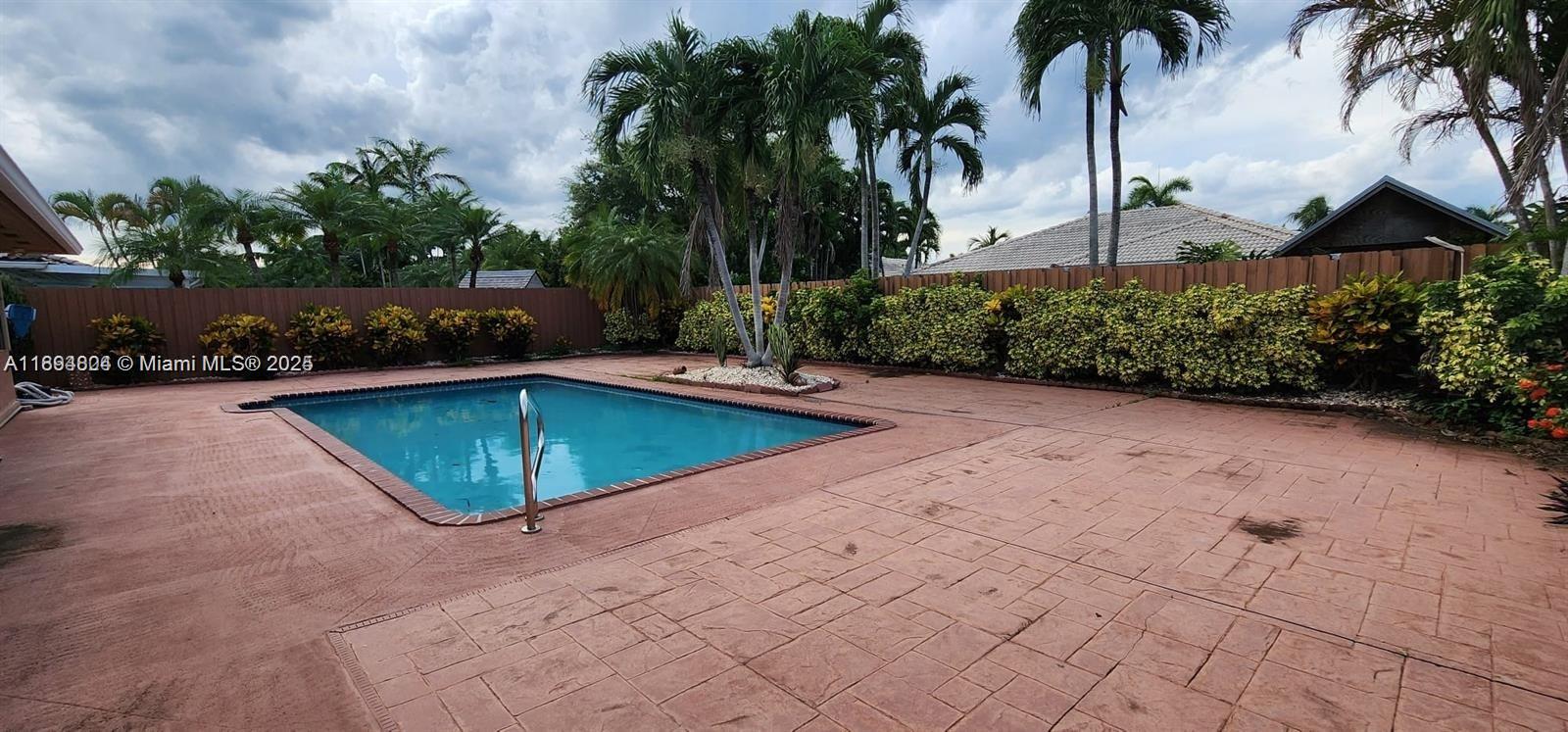 KENDALL FAMILY ESTATES PH - Residential