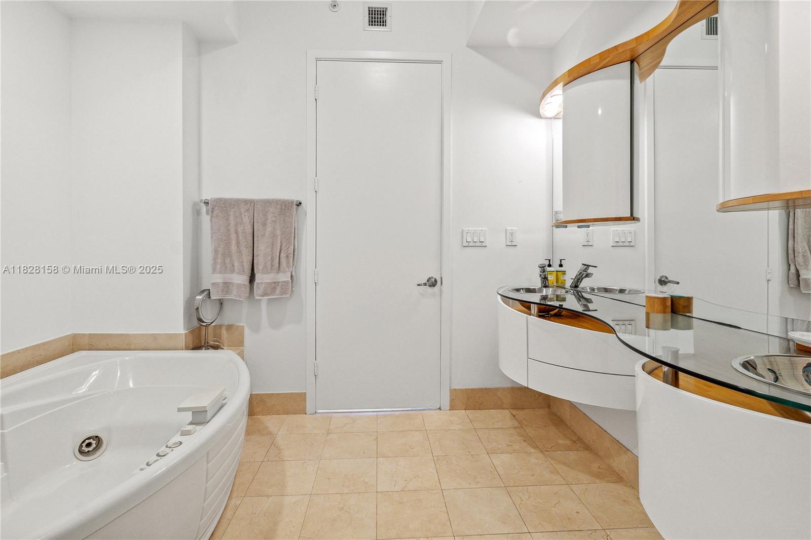 TRUMP PALACE CONDO - Residential Lease