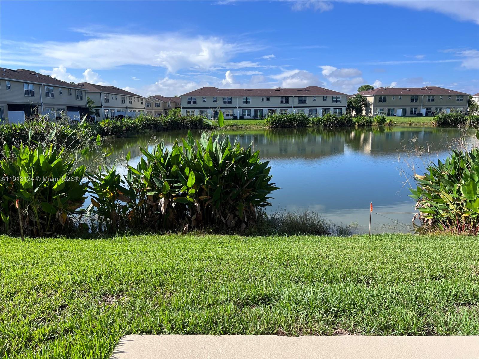 BAYSHORE COMMONS AS DESC - Residential