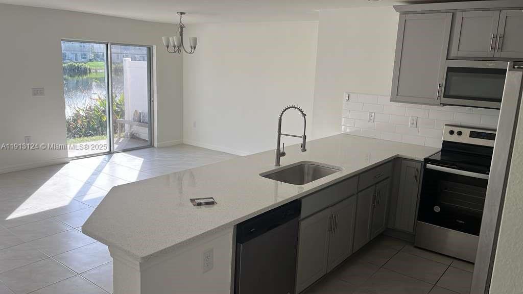 BAYSHORE COMMONS AS DESC - Residential