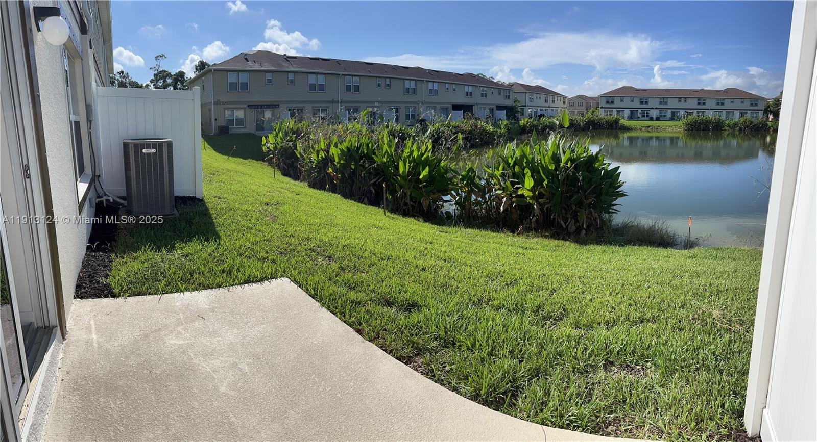 BAYSHORE COMMONS AS DESC - Residential