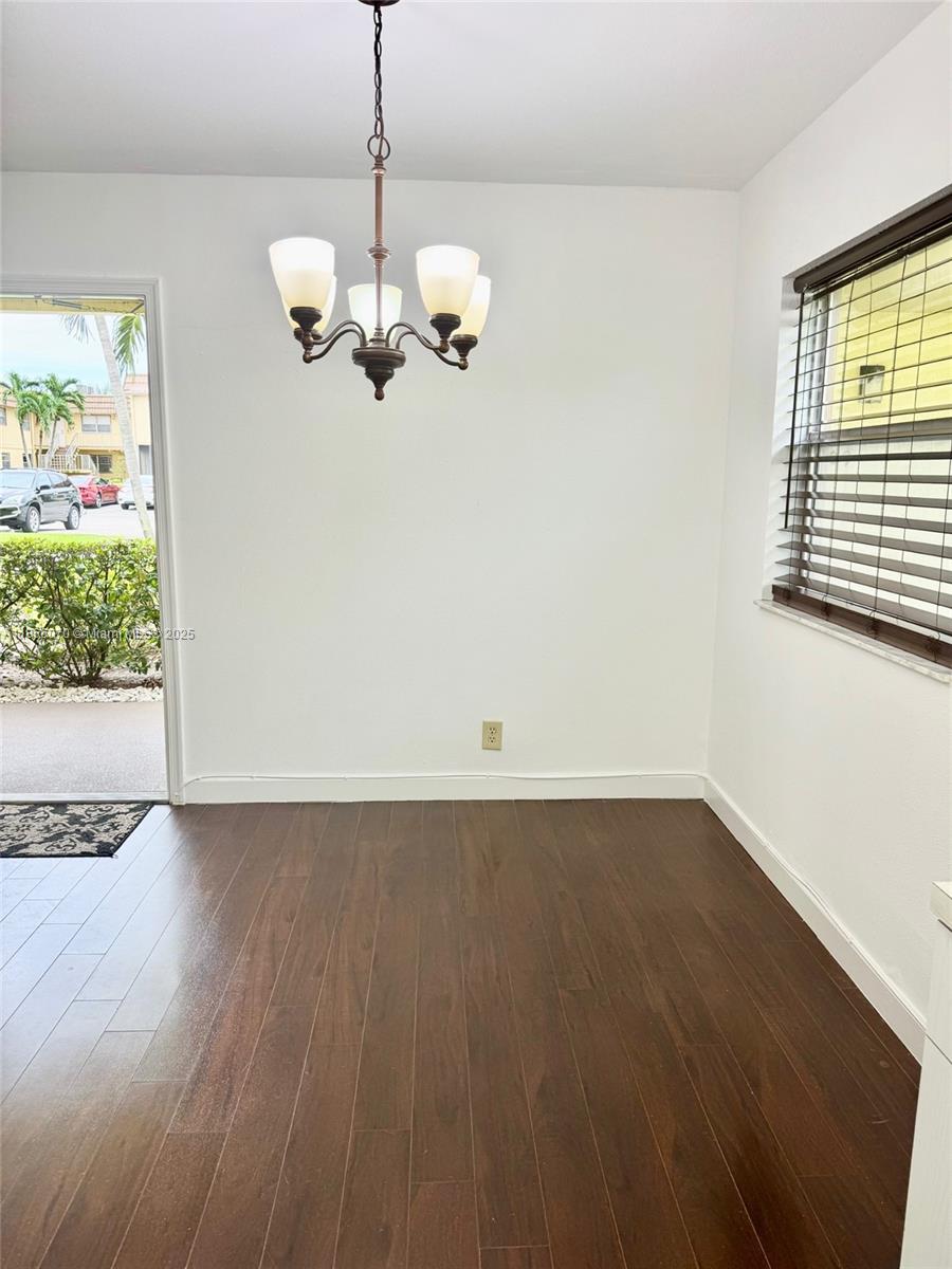 KINGS POINT SAXONY CONDOS - Residential