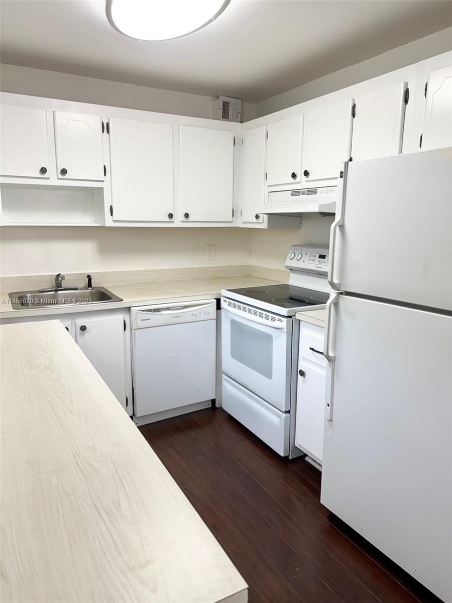 KINGS POINT SAXONY CONDOS - Residential