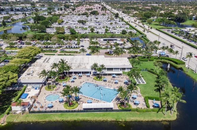 KINGS POINT SAXONY CONDOS - Residential