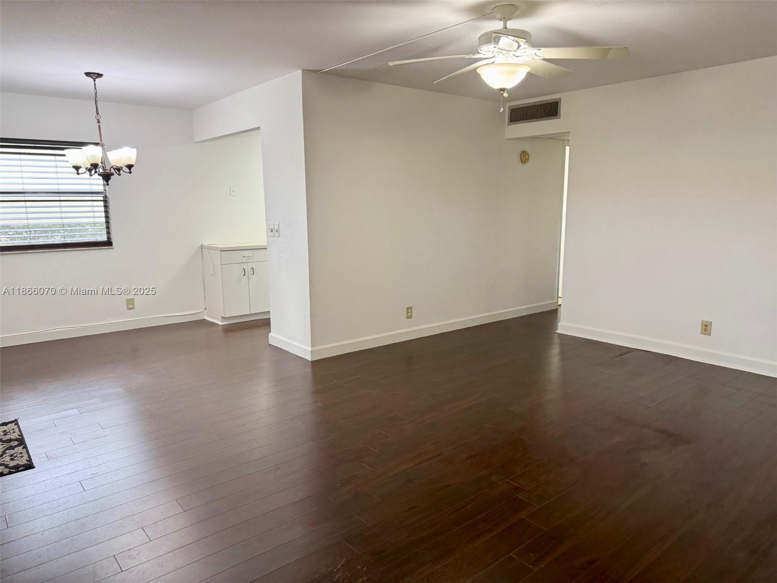 KINGS POINT SAXONY CONDOS - Residential