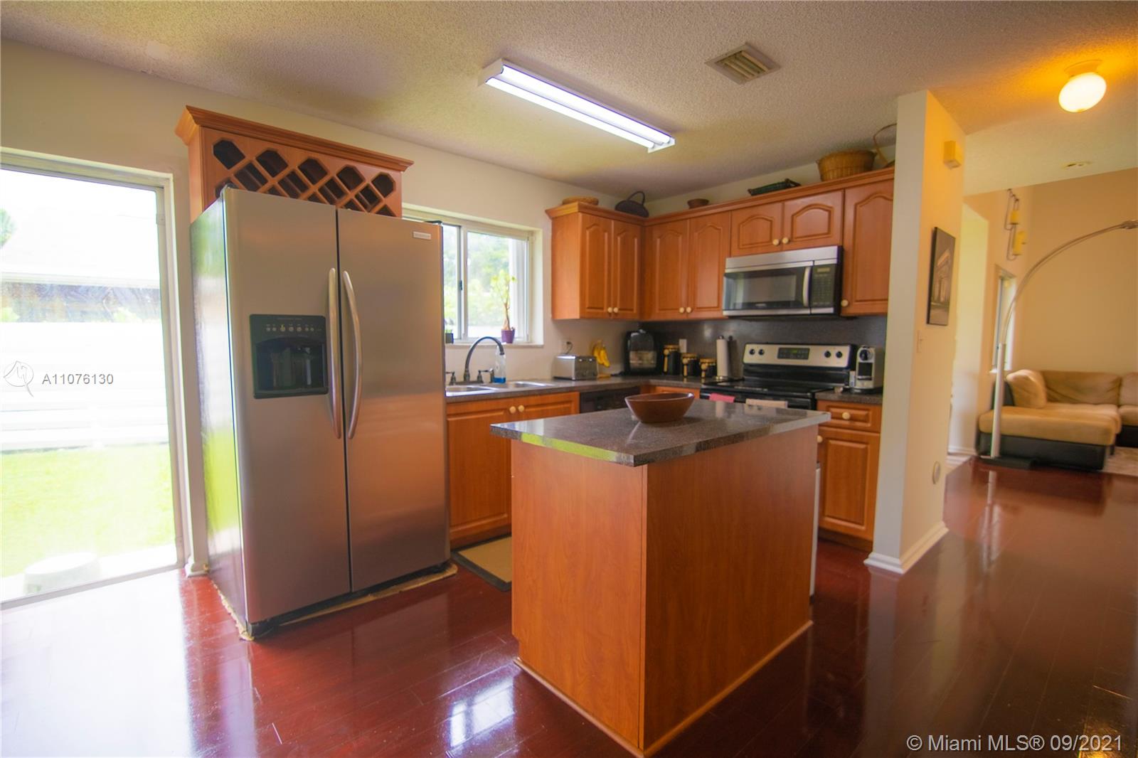 WEITZER COUNTRY HOMES - Residential