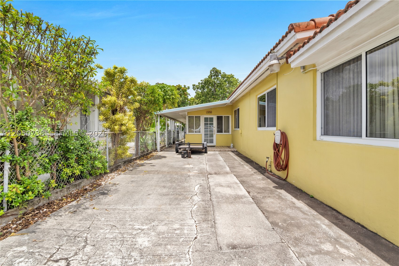 1052 NW 25th Ave