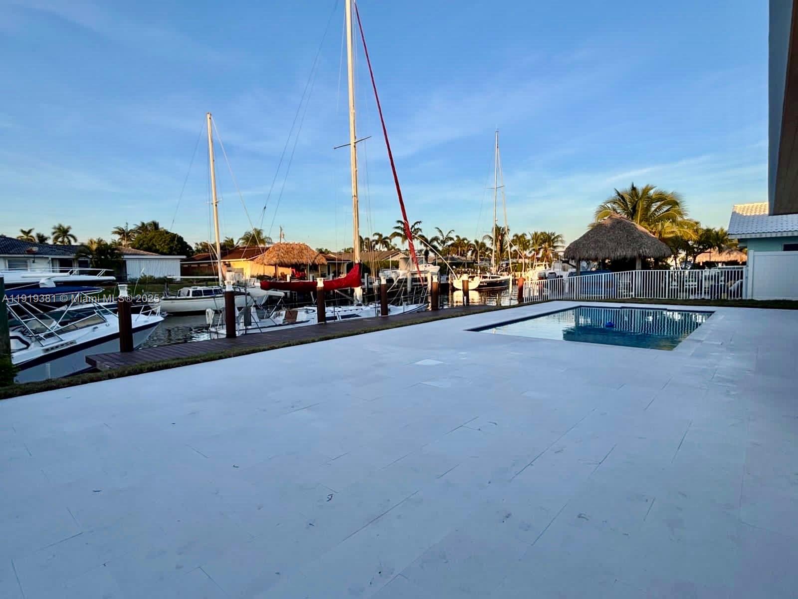 SUNSET EAST - Residential