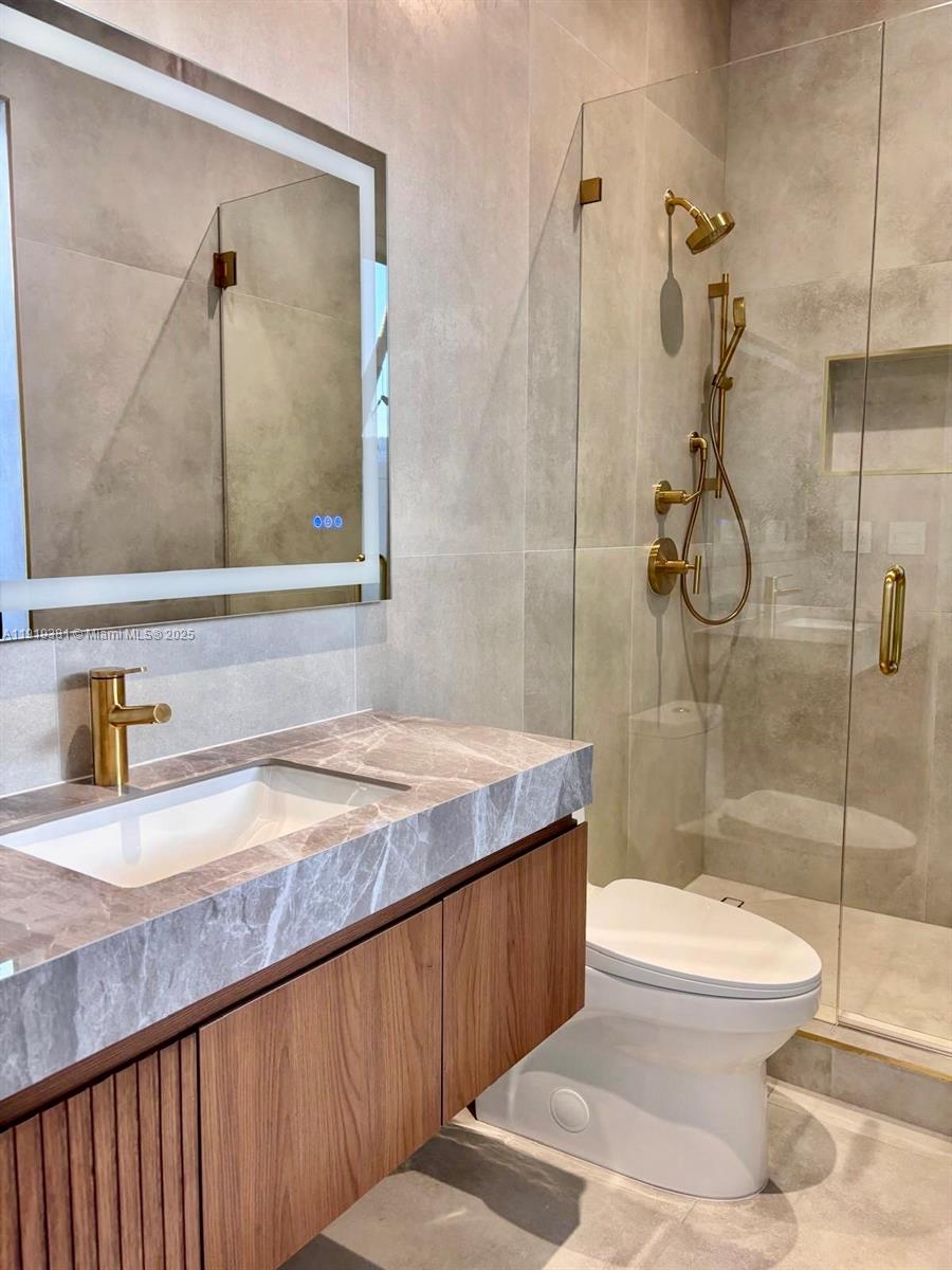 SUNSET EAST - Residential