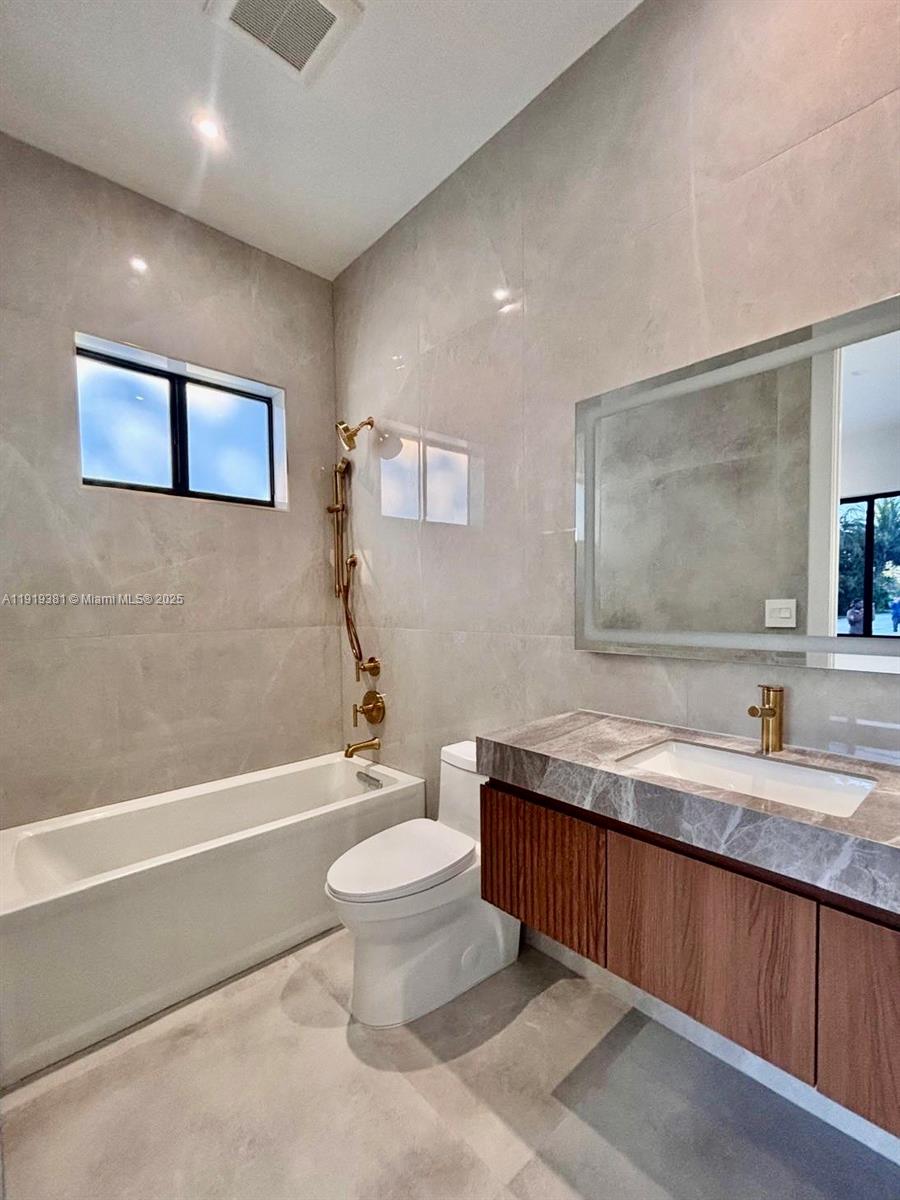 SUNSET EAST - Residential