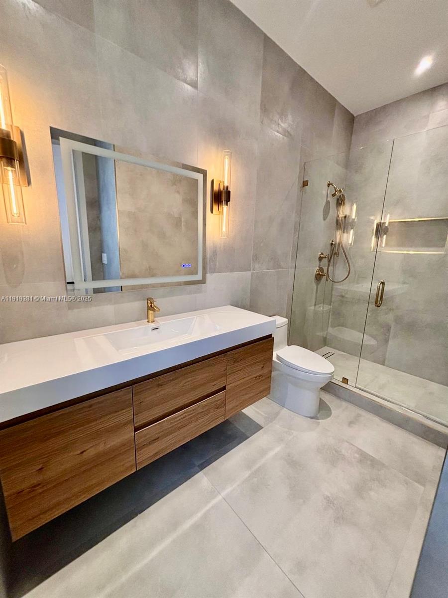 SUNSET EAST - Residential