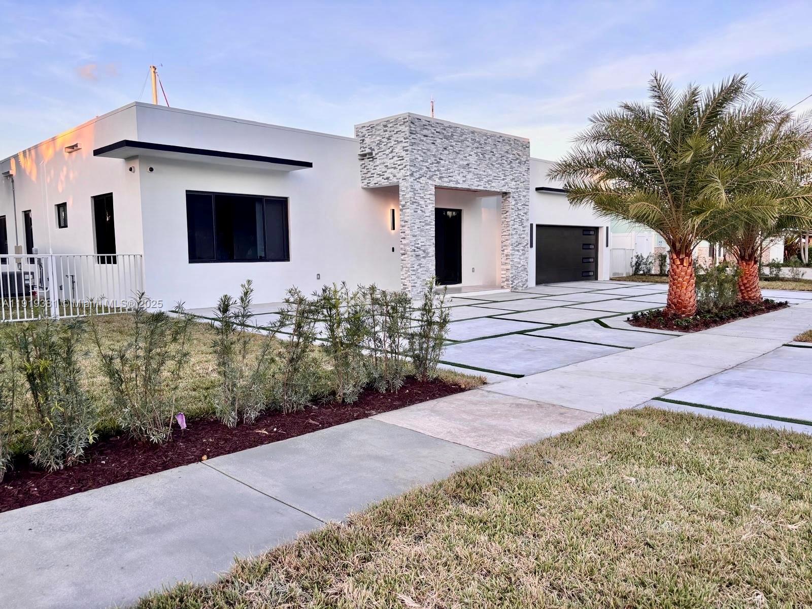 View photos, virtual tours, details... 1409 SE 14th Ct