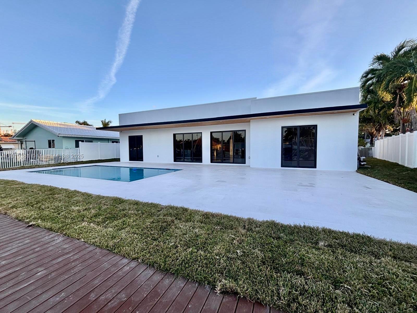 SUNSET EAST - Residential