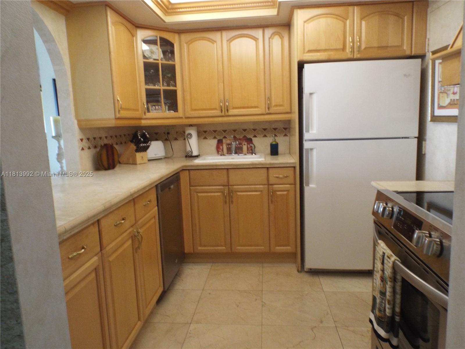OLYMPUS CONDO PHASE - Residential