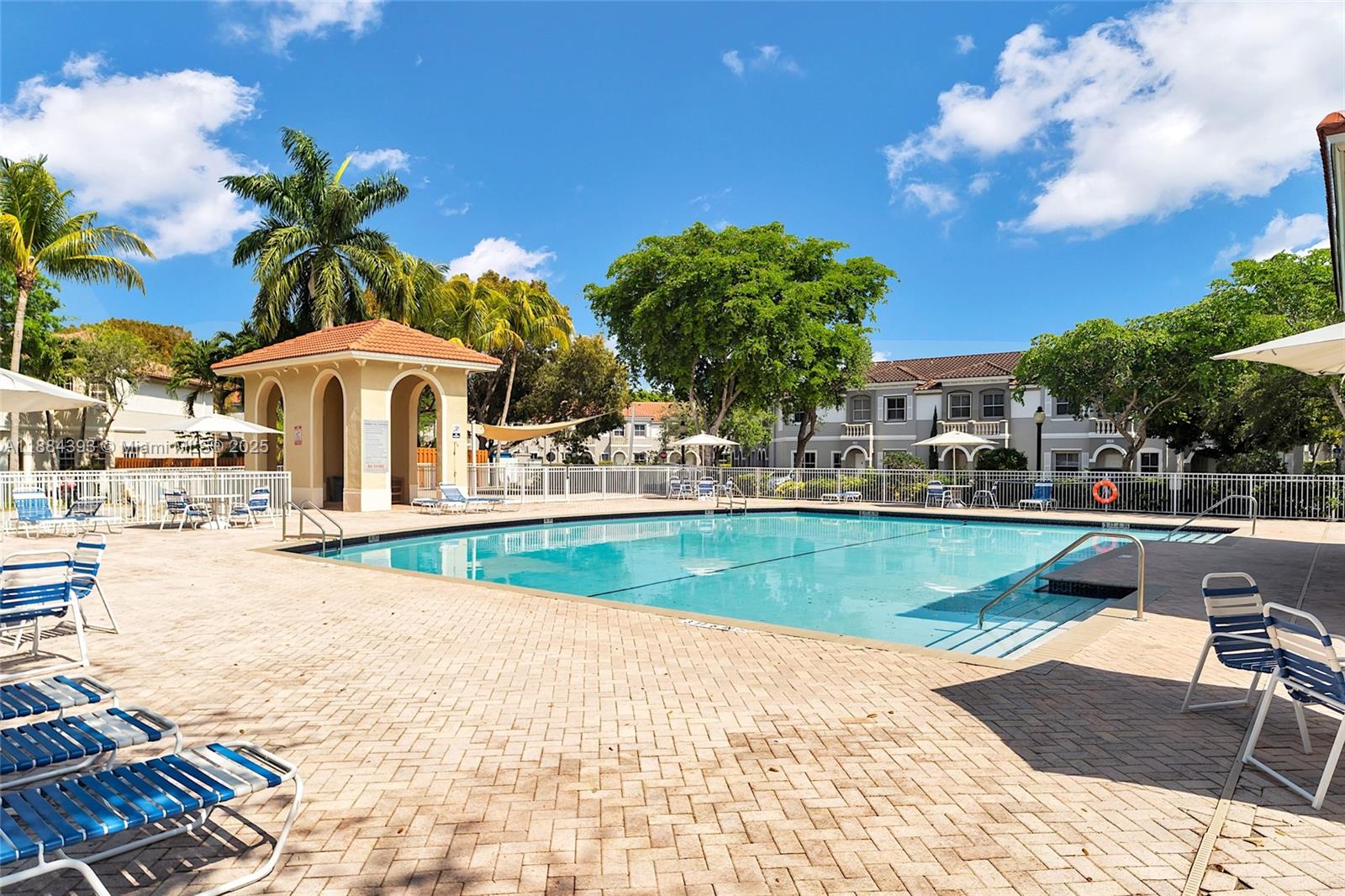 LAS TERRAZAS AT VIZCAYA - Residential