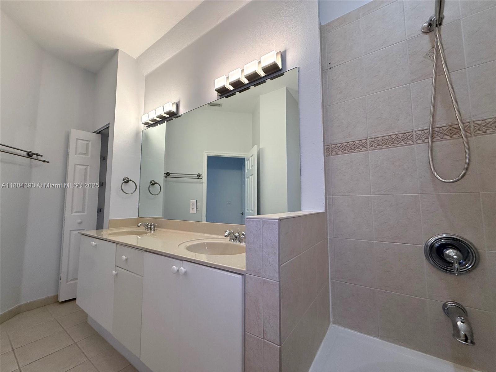 LAS TERRAZAS AT VIZCAYA - Residential