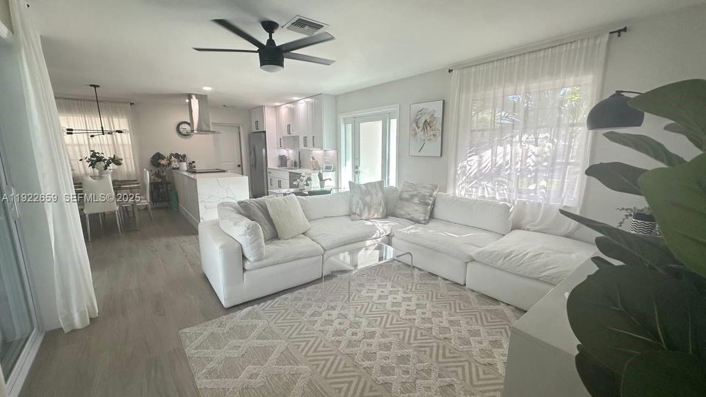 Photo of 4455 NW 18th Ter, Oakland Park, FL 33309 (MLS # A11922659)