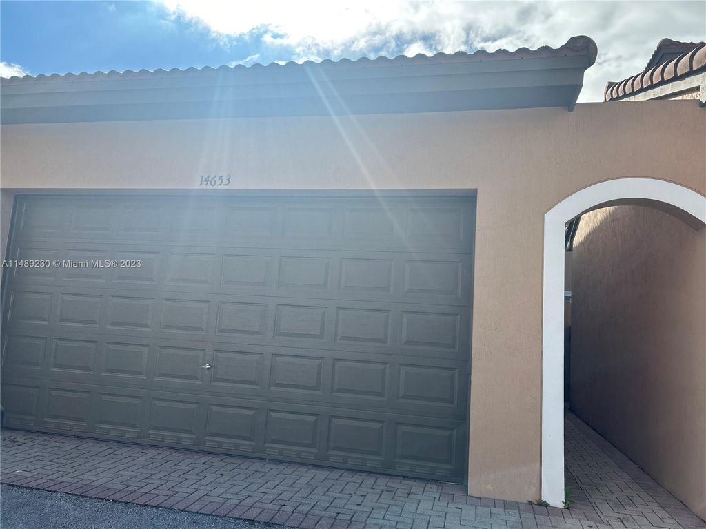 Photo of Pembroke Pines, FL 33027 (MLS # A11489230)