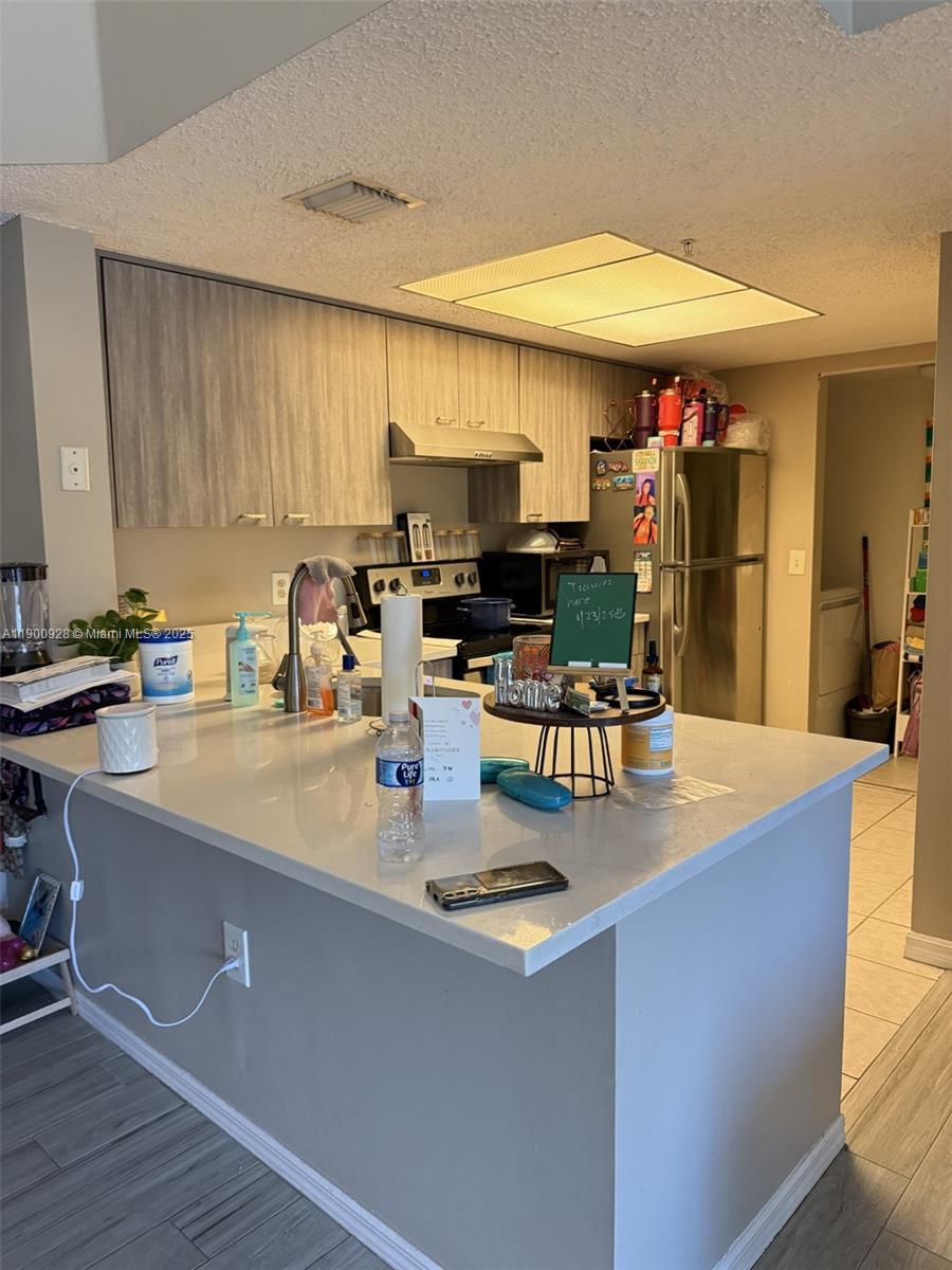 EVERGREEN LAKES CONDO - Residential