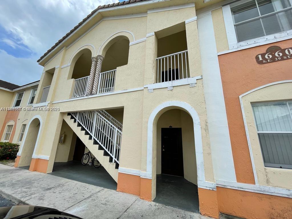 1660 SE 29th St 200