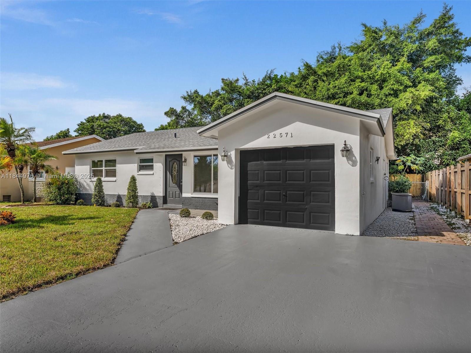 SANDALFOOT COVE SEC 3 - Residential