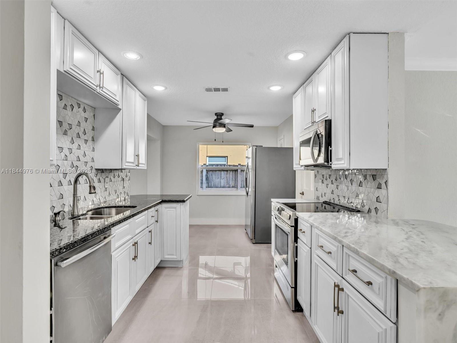 SANDALFOOT COVE SEC 3 - Residential