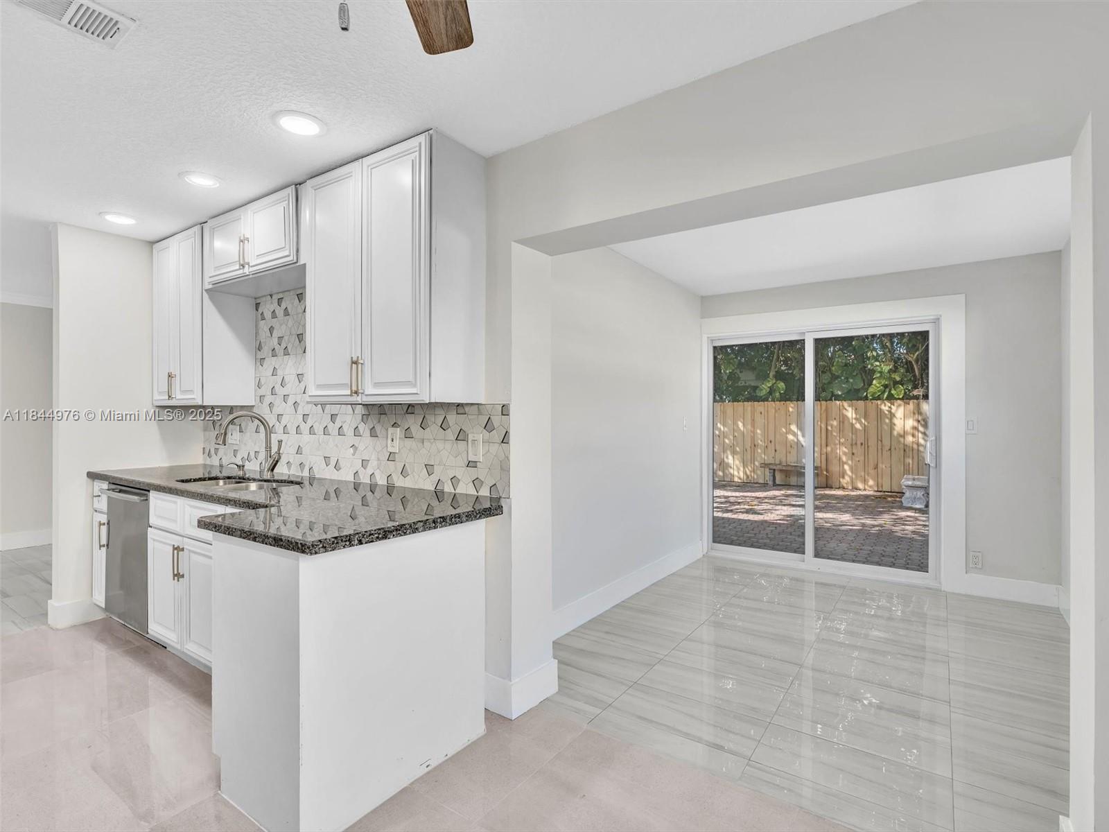 SANDALFOOT COVE SEC 3 - Residential