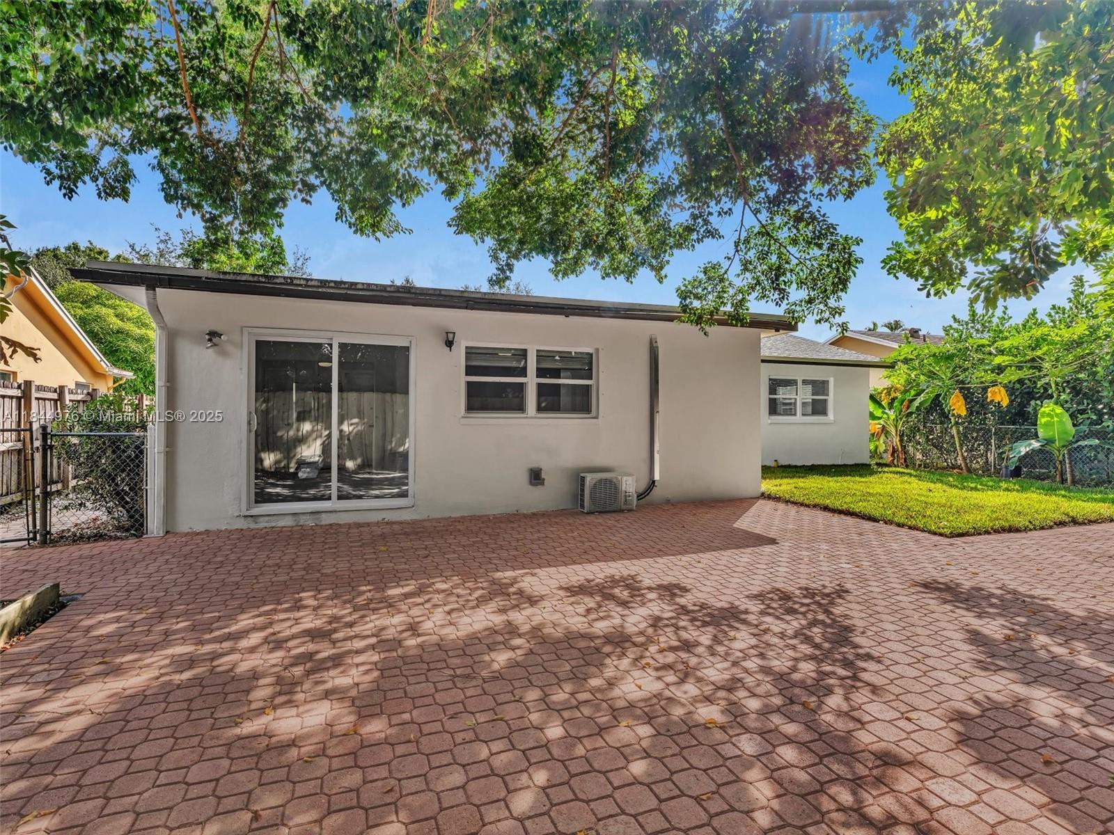 SANDALFOOT COVE SEC 3 - Residential