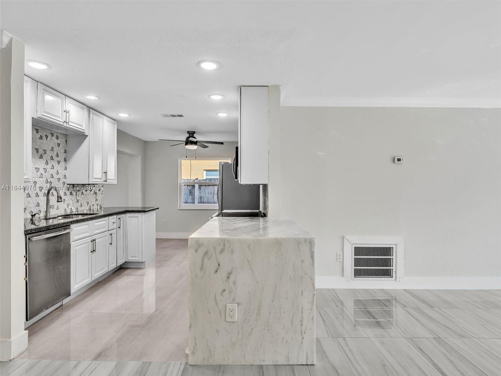 SANDALFOOT COVE SEC 3 - Residential