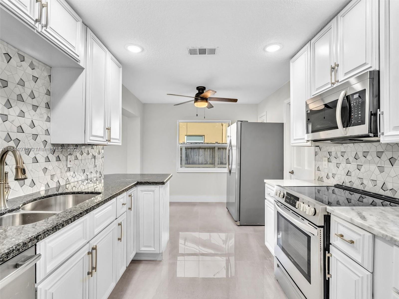 SANDALFOOT COVE SEC 3 - Residential