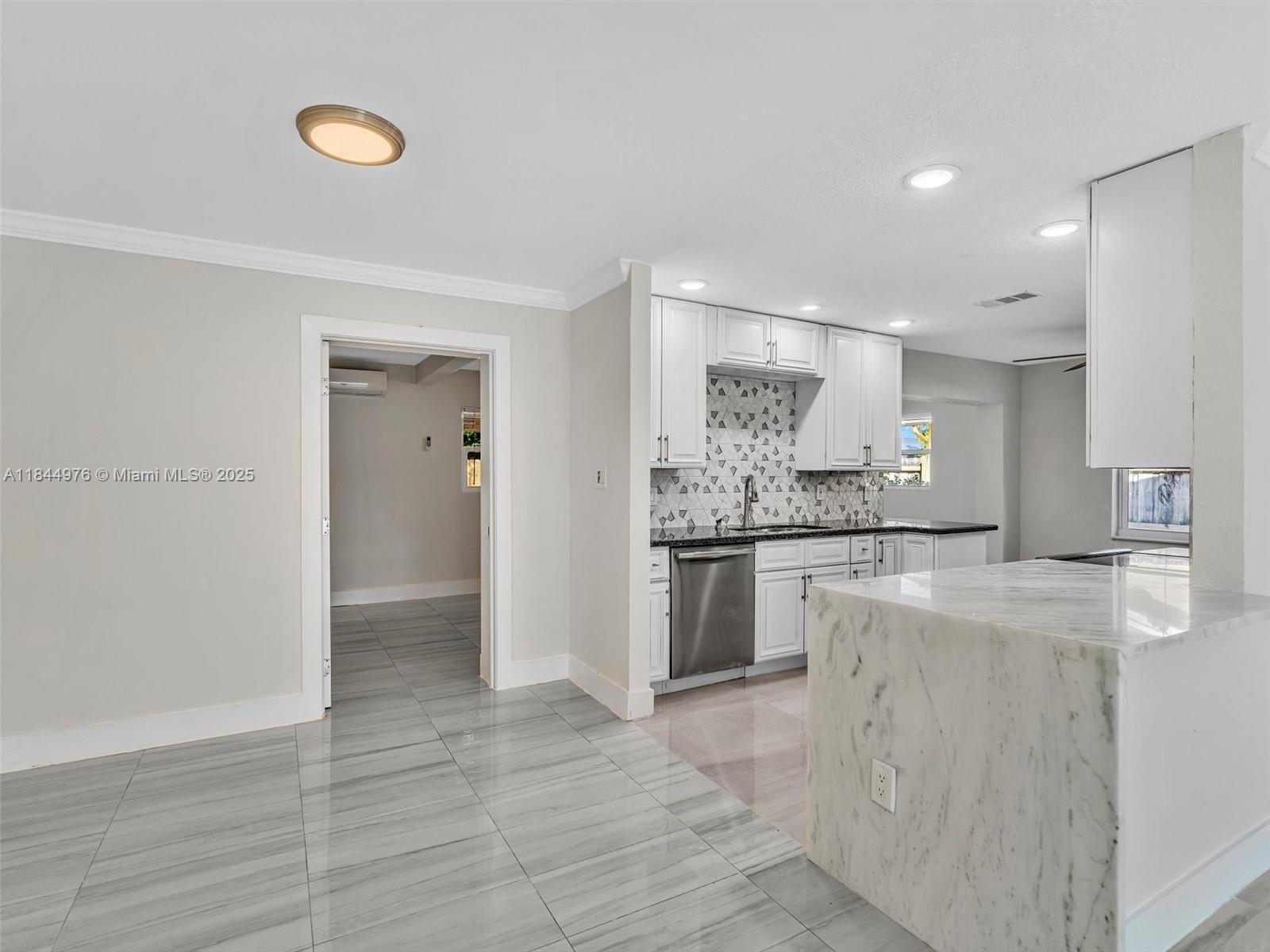 SANDALFOOT COVE SEC 3 - Residential