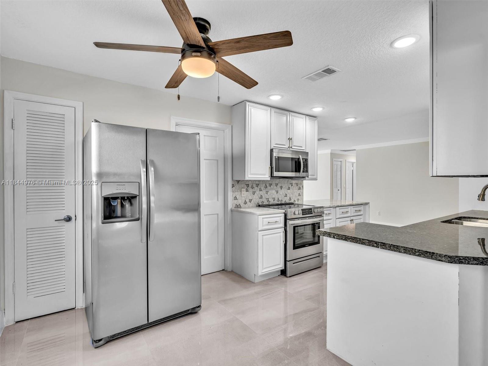 SANDALFOOT COVE SEC 3 - Residential