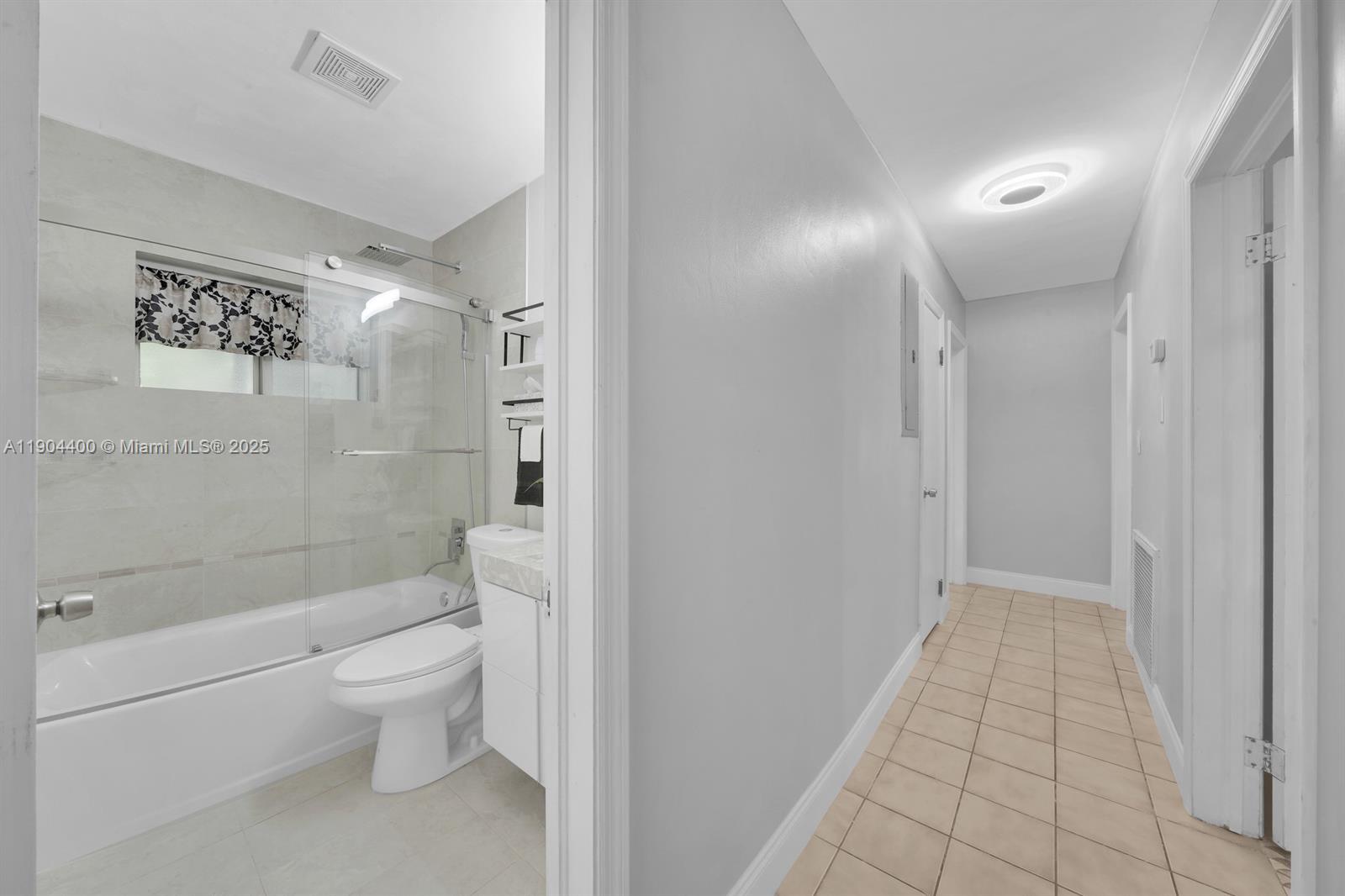 F A BARRETTS SUB OF W1/2 - Residential Lease