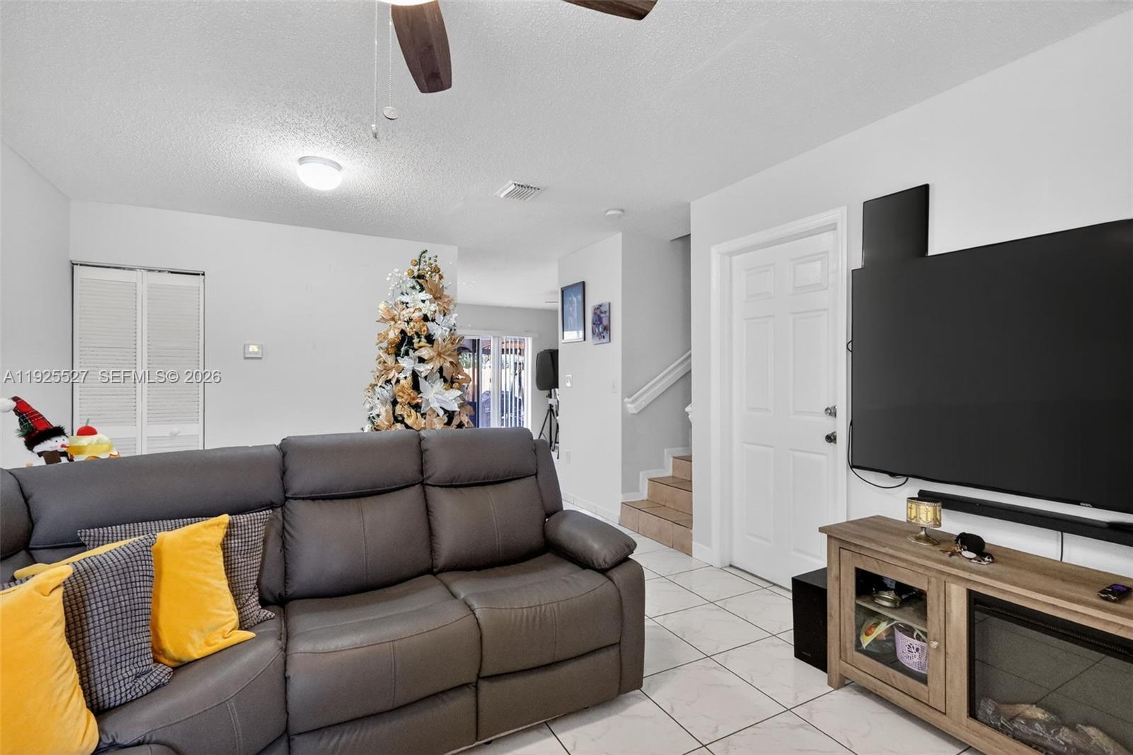 IBIS VILLA AT MIAMI GARDE - Residential