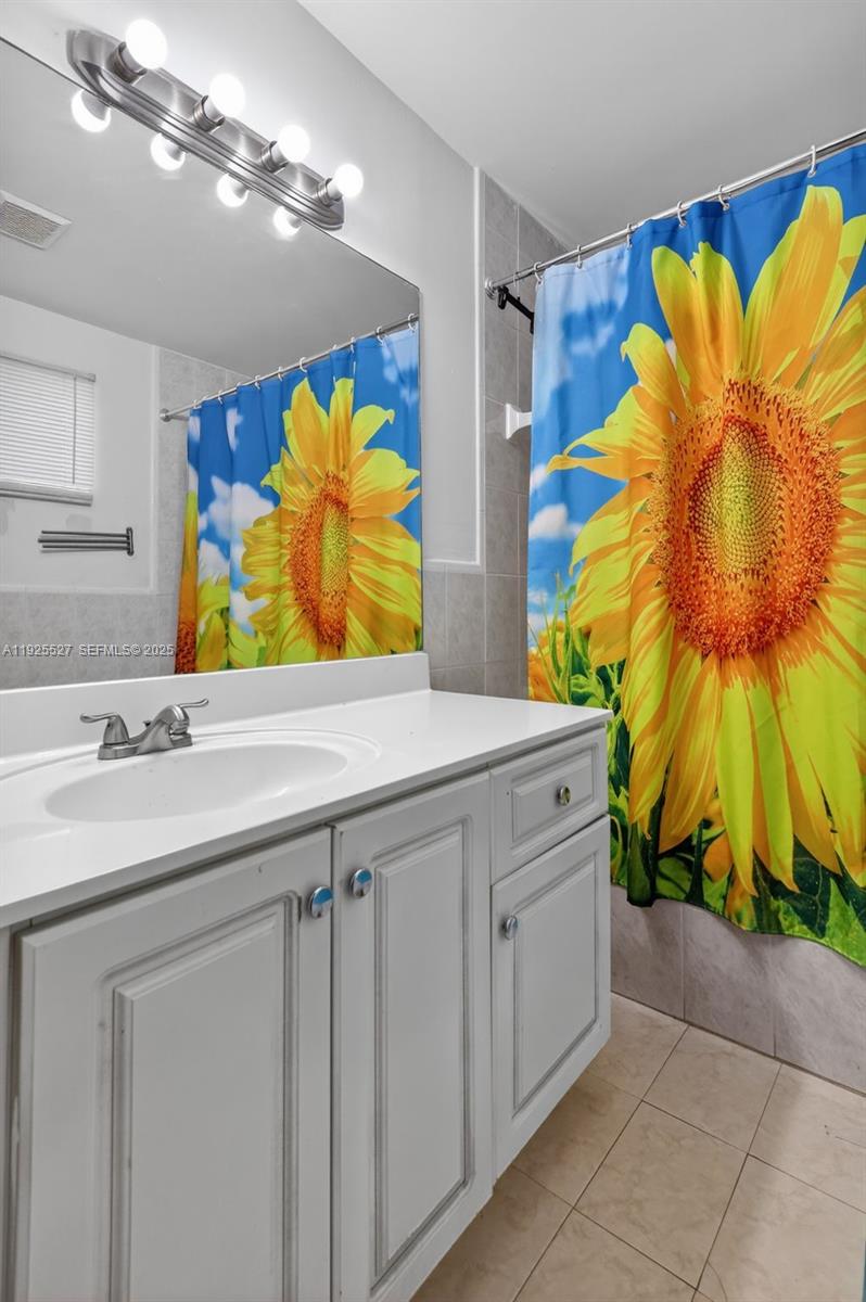 IBIS VILLA AT MIAMI GARDE - Residential