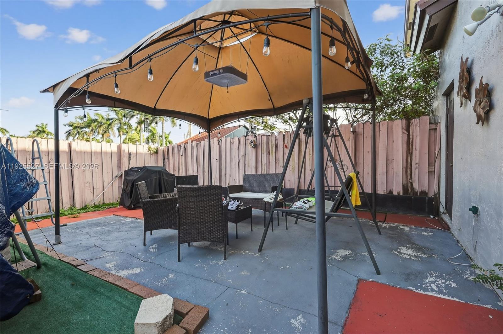 IBIS VILLA AT MIAMI GARDE - Residential