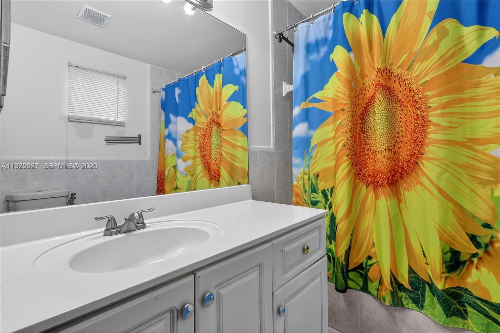 IBIS VILLA AT MIAMI GARDE - Residential