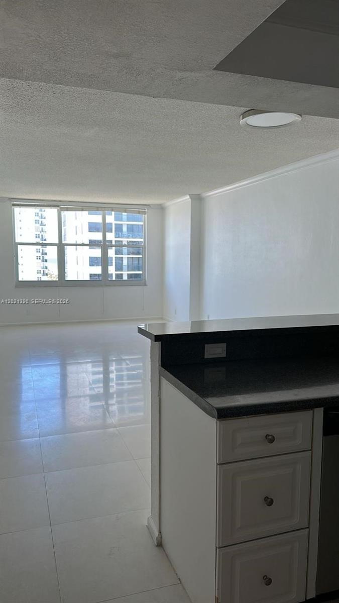 WAVE CONDO - Residential