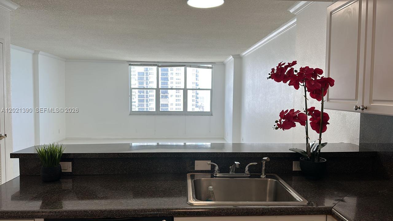 WAVE CONDO - Residential