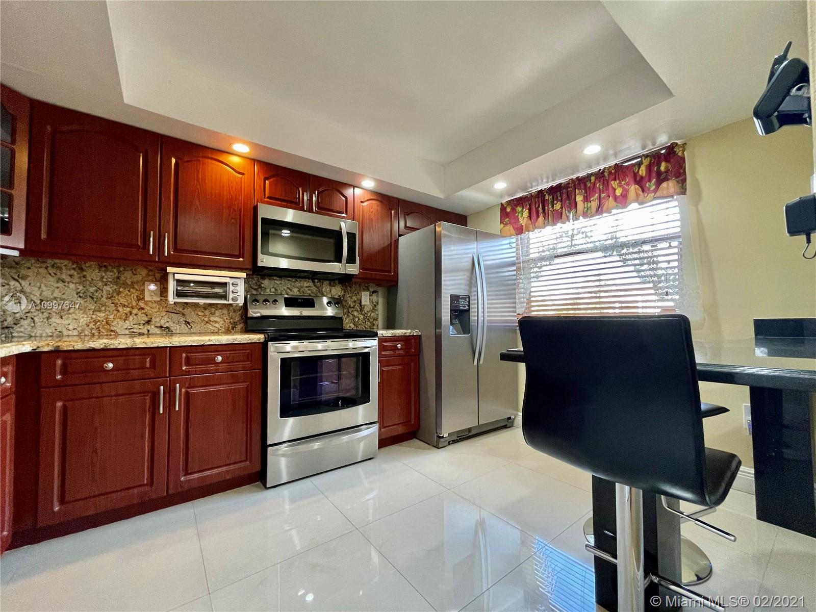 INDIAN LAKE VILLAGE II CO - Residential Lease