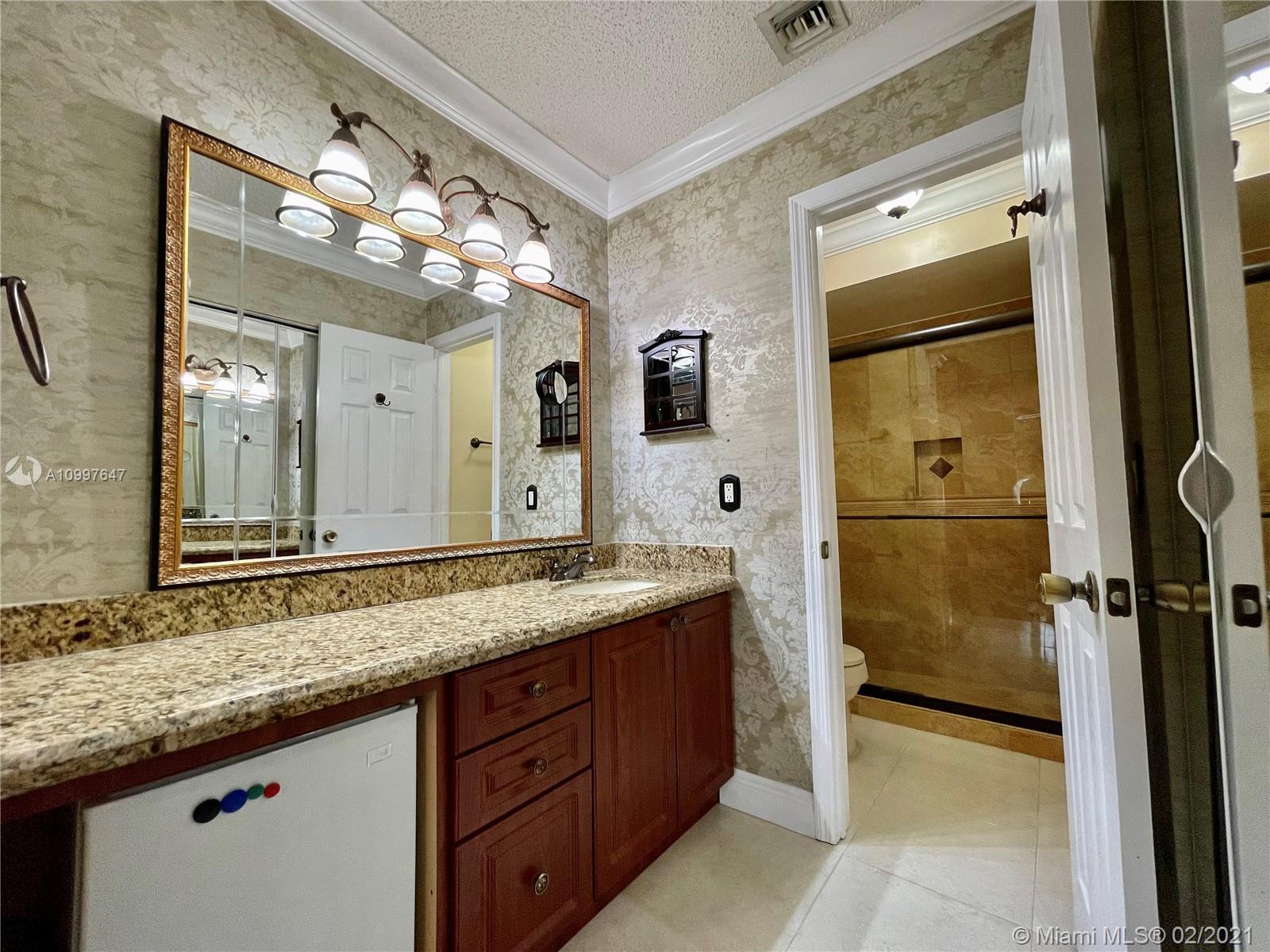 INDIAN LAKE VILLAGE II CO - Residential Lease