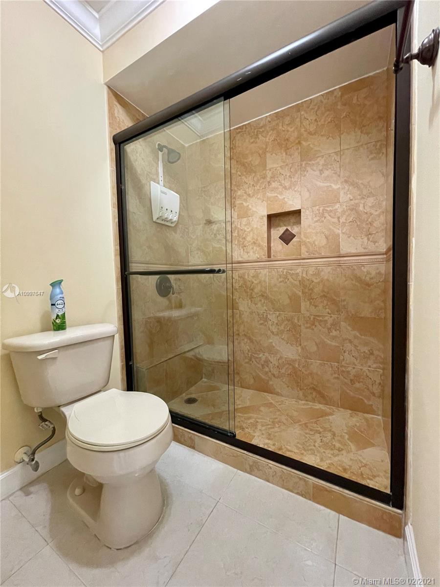 INDIAN LAKE VILLAGE II CO - Residential Lease