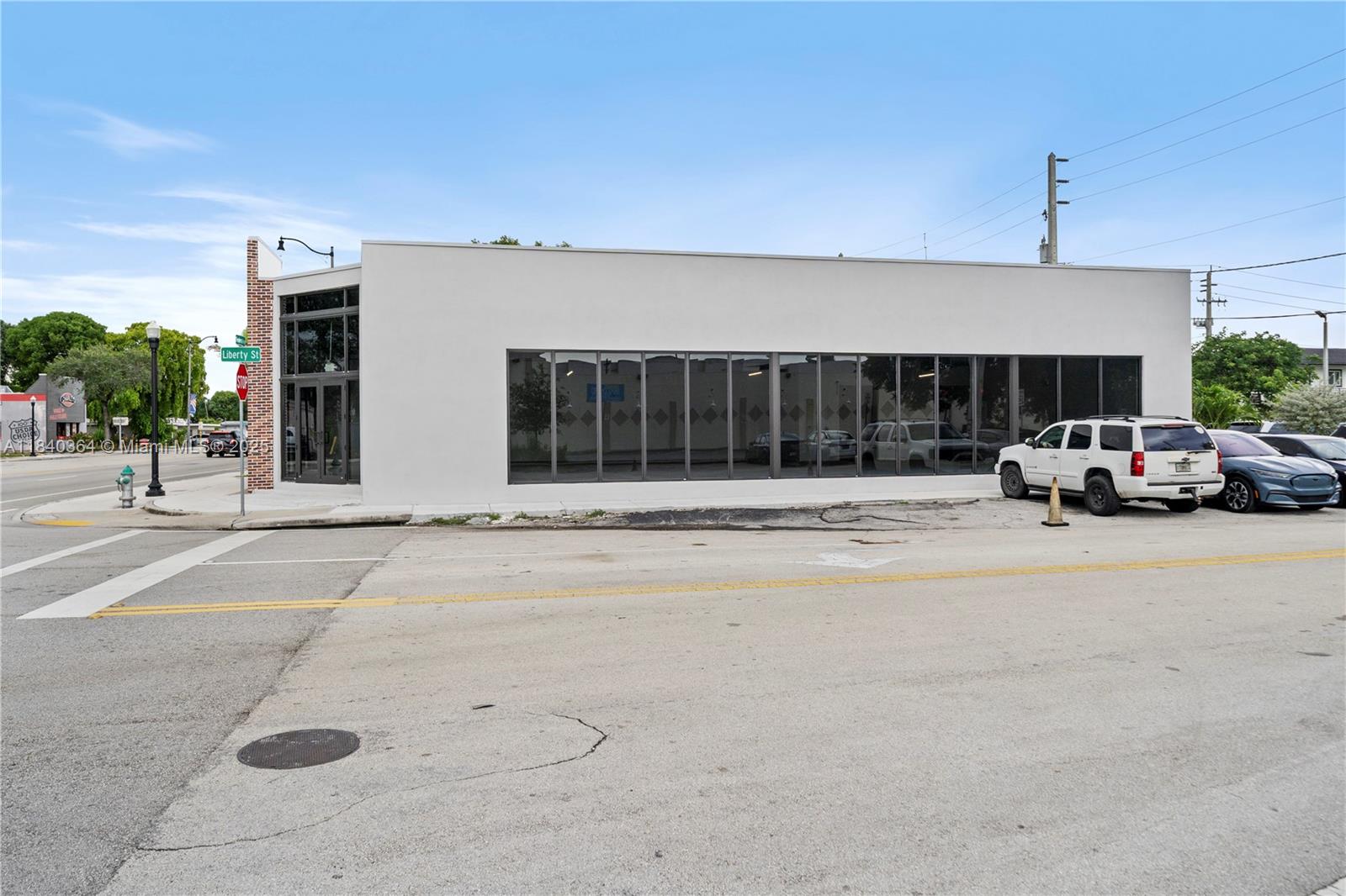 2215 N Federal Hwy