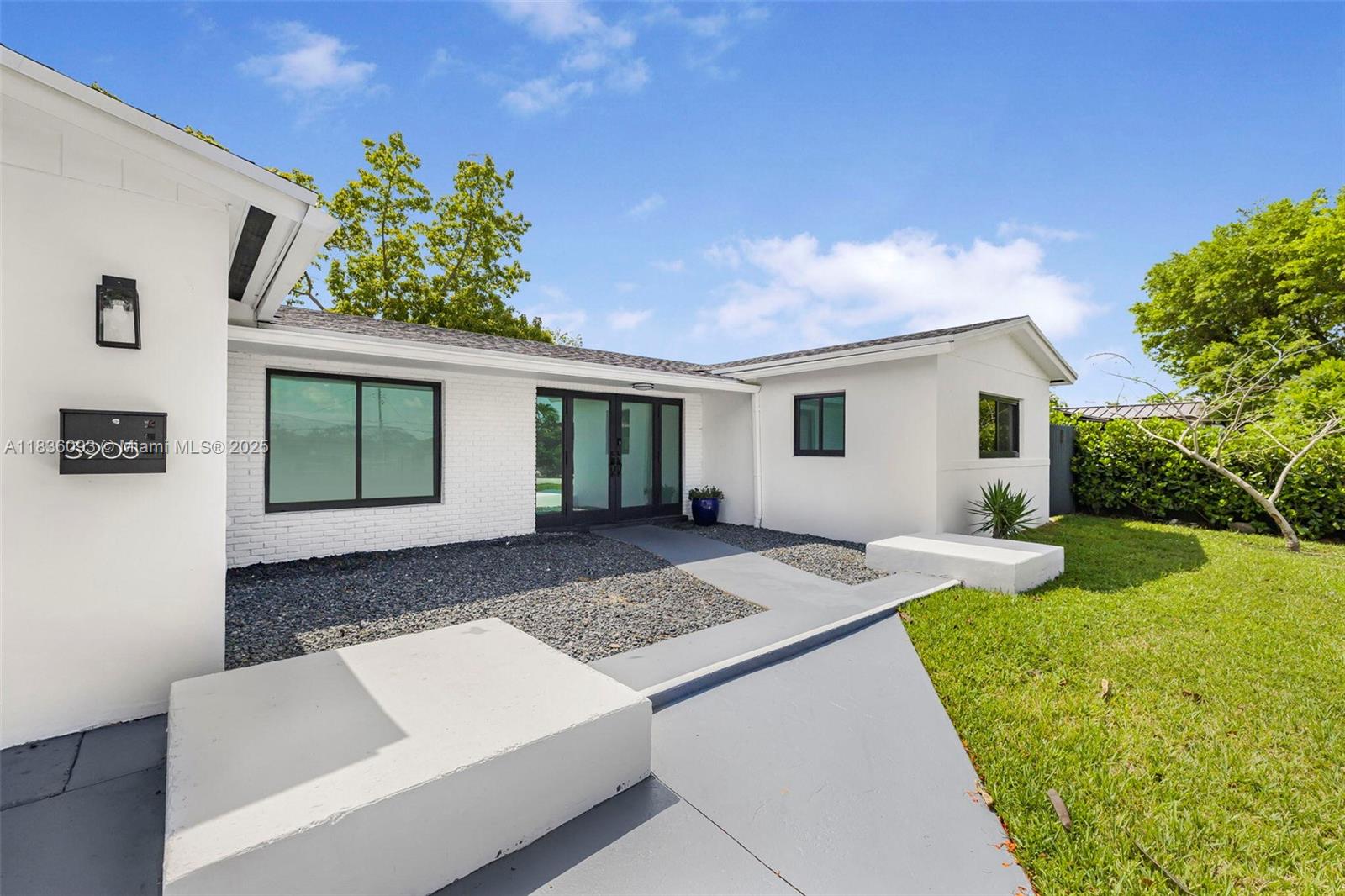 3905 SW 125th Ave, Miami, FL, 33175/$825,000 2 3905 SW 125th Ave